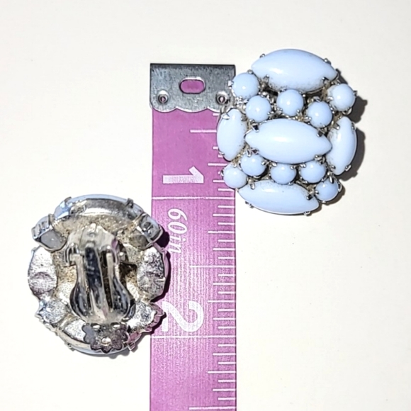 BLUE MILK GLASS CLIP-ON EARRINGS - VINTAGE CLASSIC MCM - Picture 6 of 7